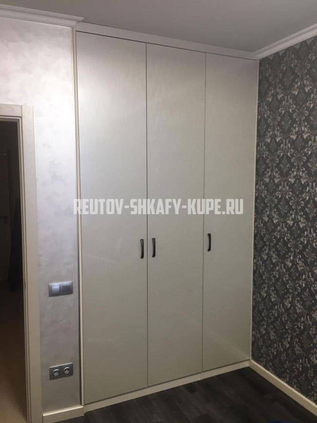 Распашные шкафы Реутов