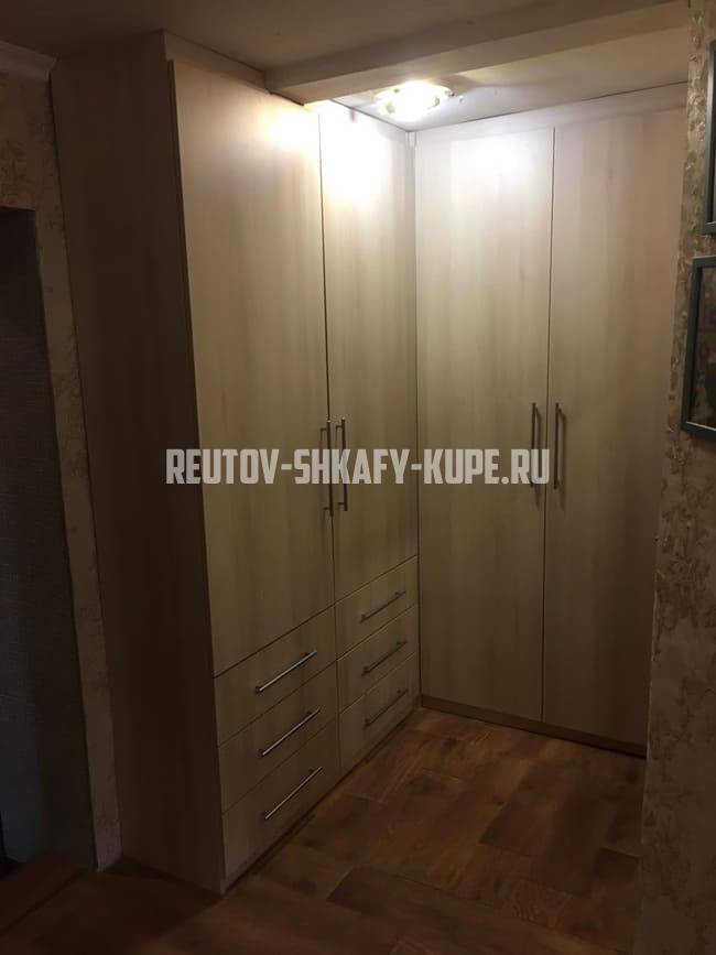 Распашные шкафы Реутов
